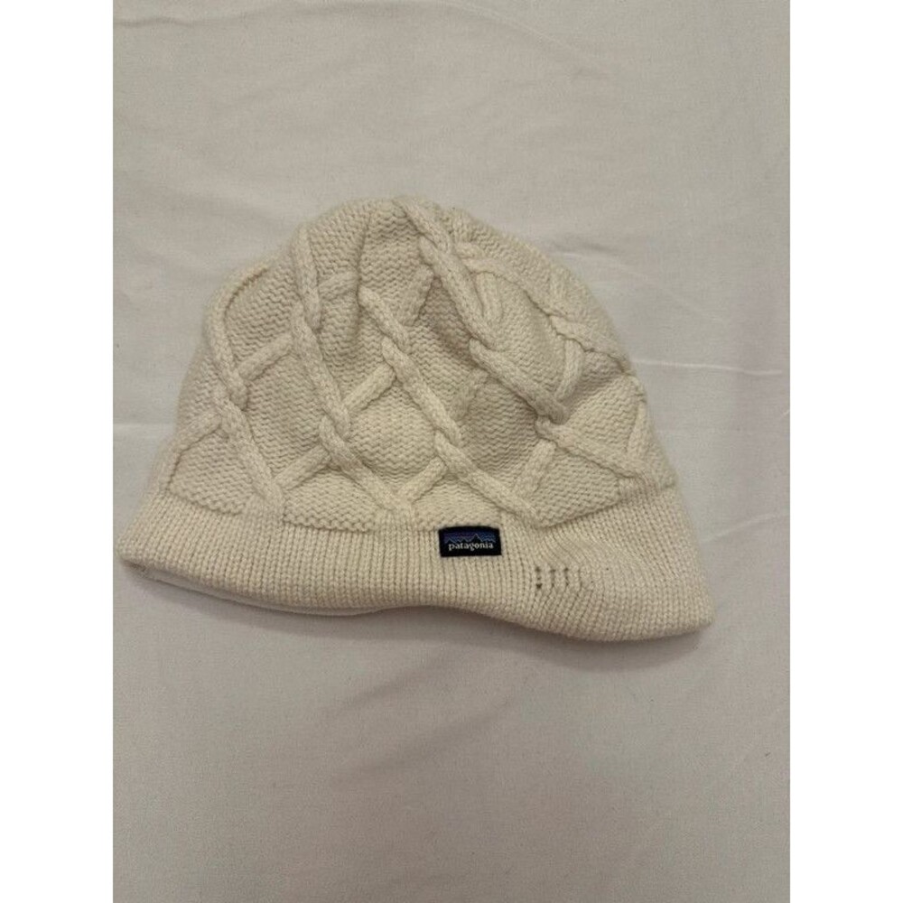 Patagonia Birch White Honeycomb Knit Beanie Fleece Lined Cable Hat
